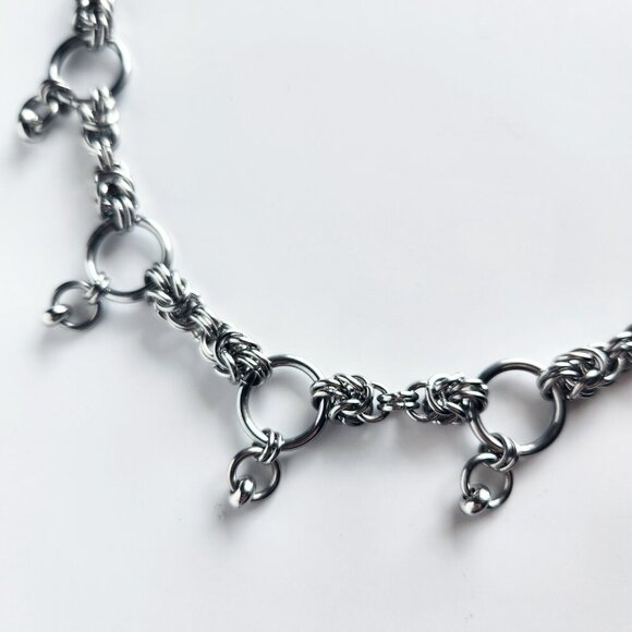 Gothic chunky statement chain mail necklace with a small silver chain - Picture 5 of 7